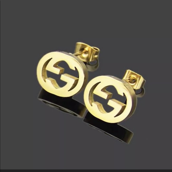 Meet your Posher, Lyn... - Picture 5 of 7